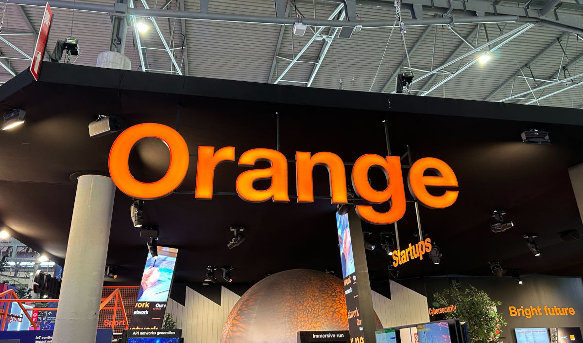 Orange z nowymi łączami 400 Gb/s. W planach 800 Gb/s