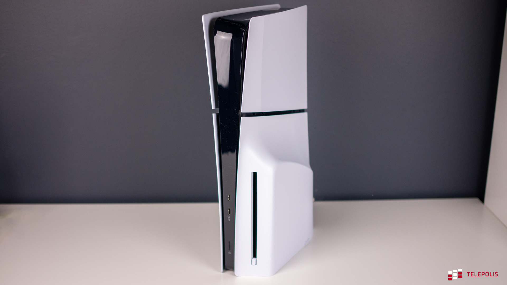 PlayStation 5 Slim – test. Schudła, za to wyrosły jej rogi