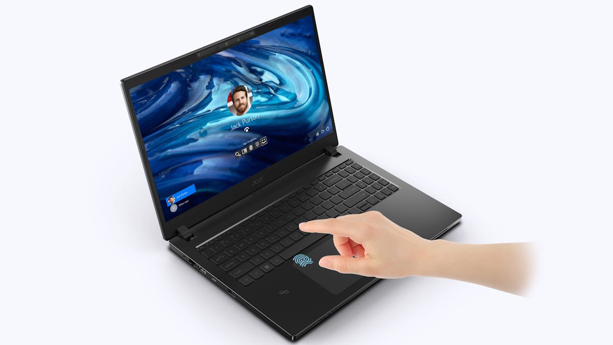 Bon 2500 zł na laptopa dla nauczyciela. Radzimy, jak wydać go z głową