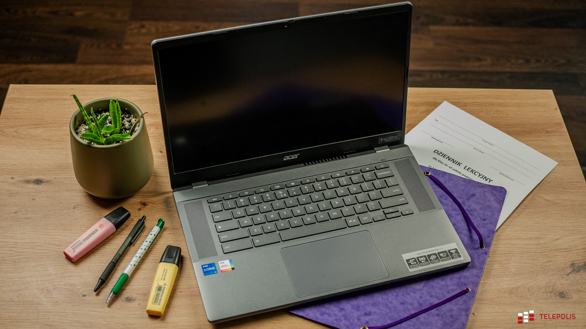 Bon 2500 zł na laptopa dla nauczyciela. Radzimy, jak wydać go z głową