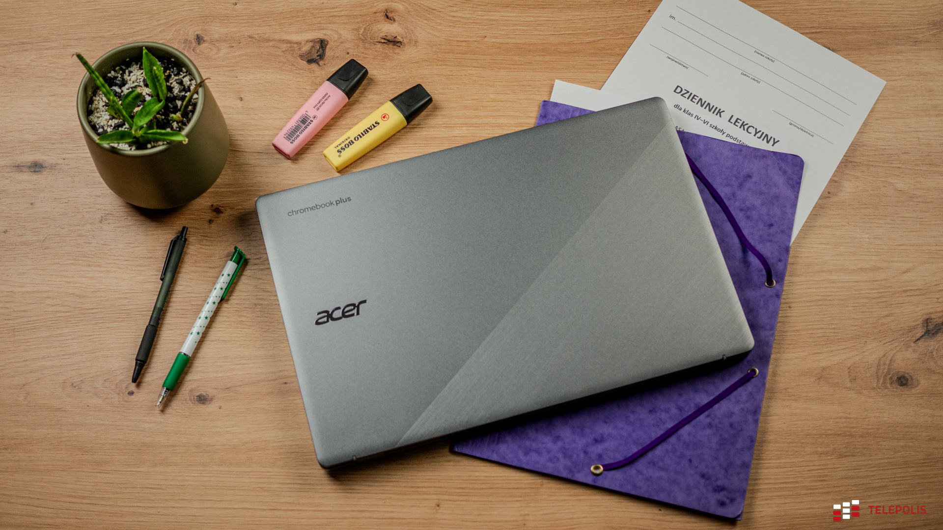 Bon 2500 zł na laptopa dla nauczyciela. Radzimy, jak wydać go z głową