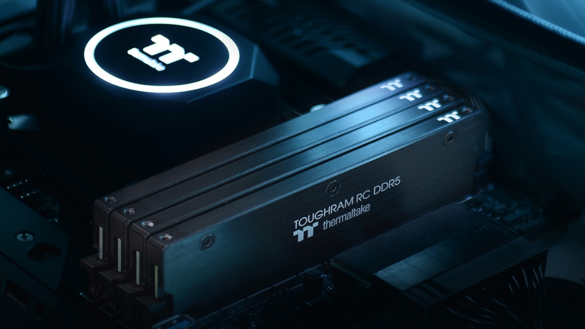Duża pojemność i brak RGB LED. Tym kusi Thermaltake