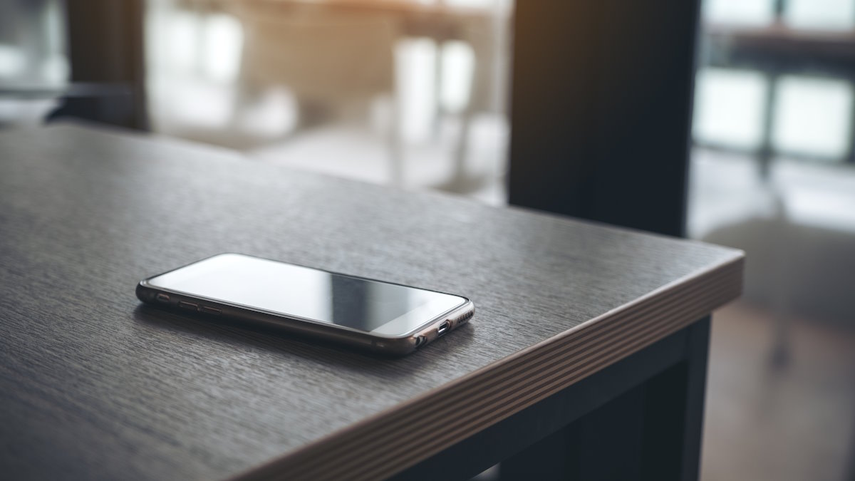 Chcą podsłuchać każdy telefon. W dodatku się tym chwalą
