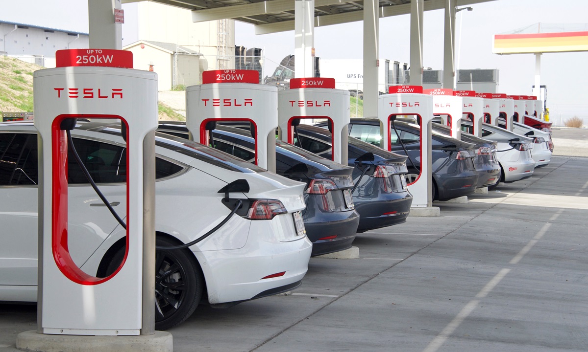 Tesla zabiera klientom samochody. Przez swój własny błąd