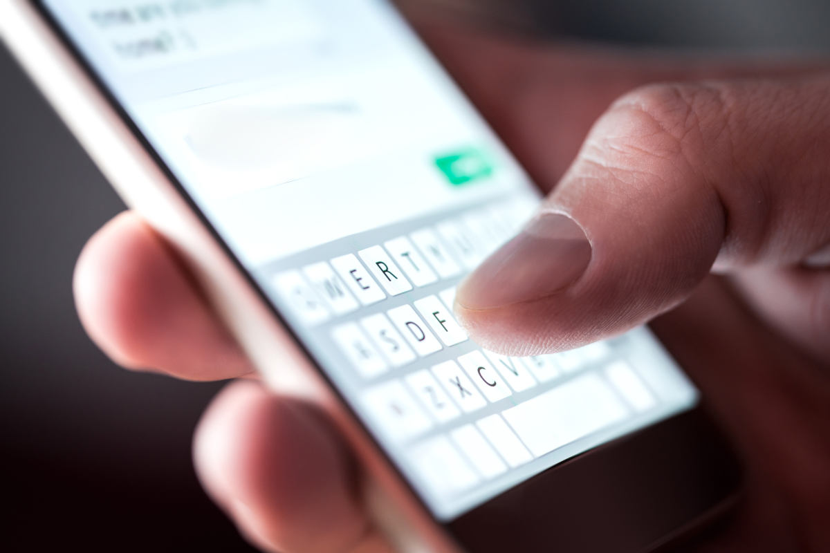 Fałszywe SMS-y. Gang oszukał ponad 800 osób