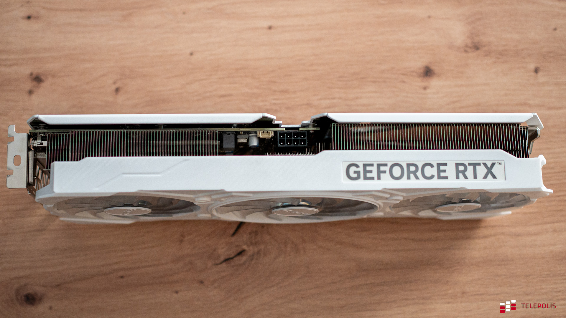Karta dla fanów bieli. Test KFA2 GeForce RTX 4070 EX Gamer White OC