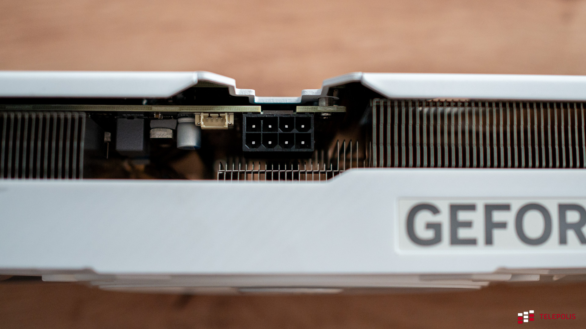 Karta dla fanów bieli. Test KFA2 GeForce RTX 4070 EX Gamer White OC