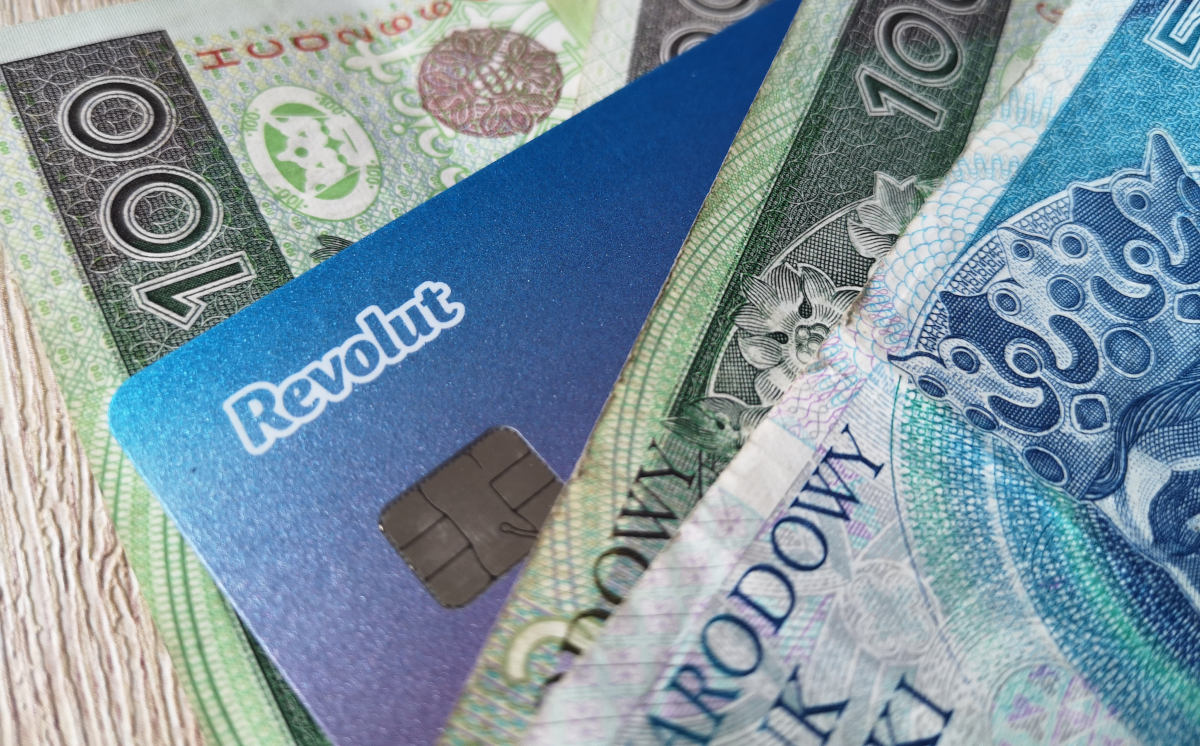 Revolut wprowadza międzynarodowe przelewy na telefon