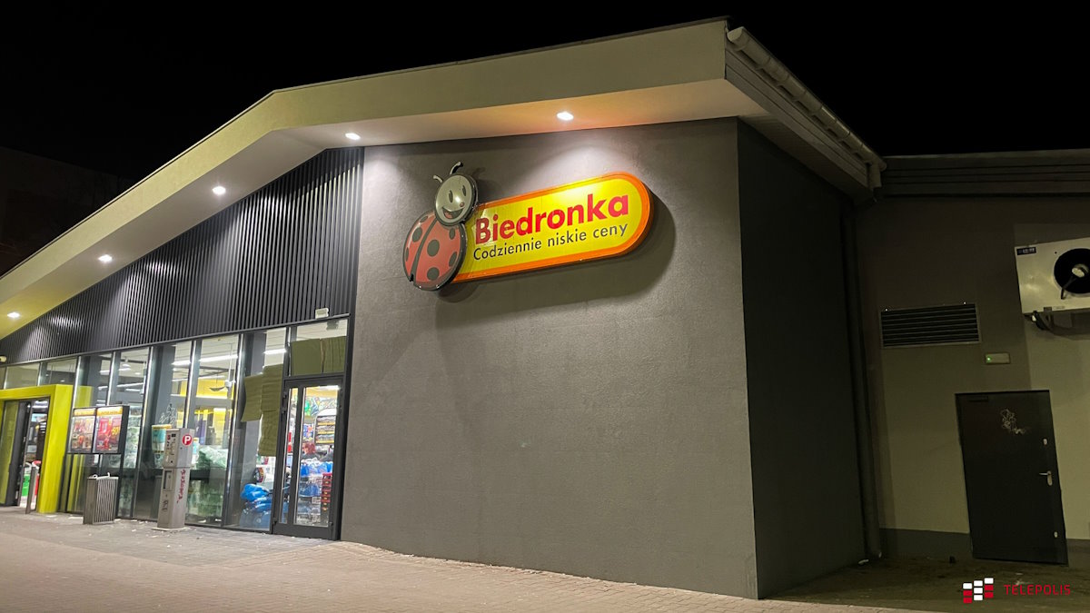 Biedronka z usługą, o której możesz nie wiedzieć. Skorzystasz przy kasie