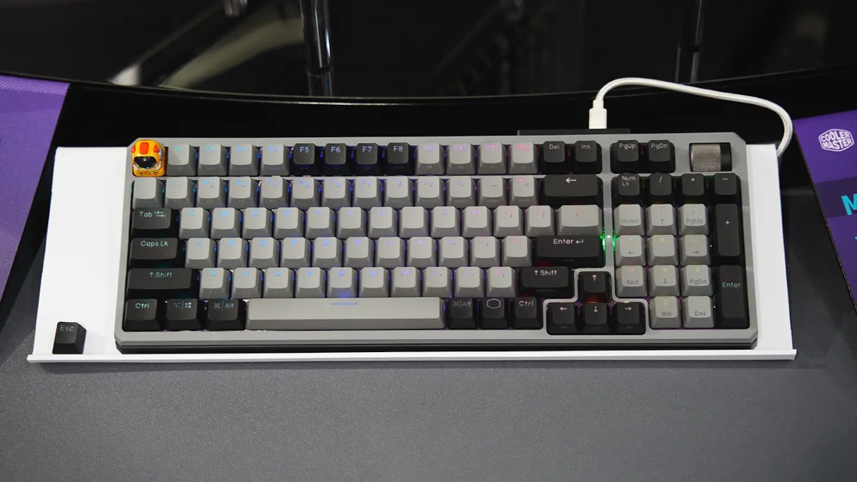 Cooler Master szykuje ciche i kolorowe klawiatury mechaniczne