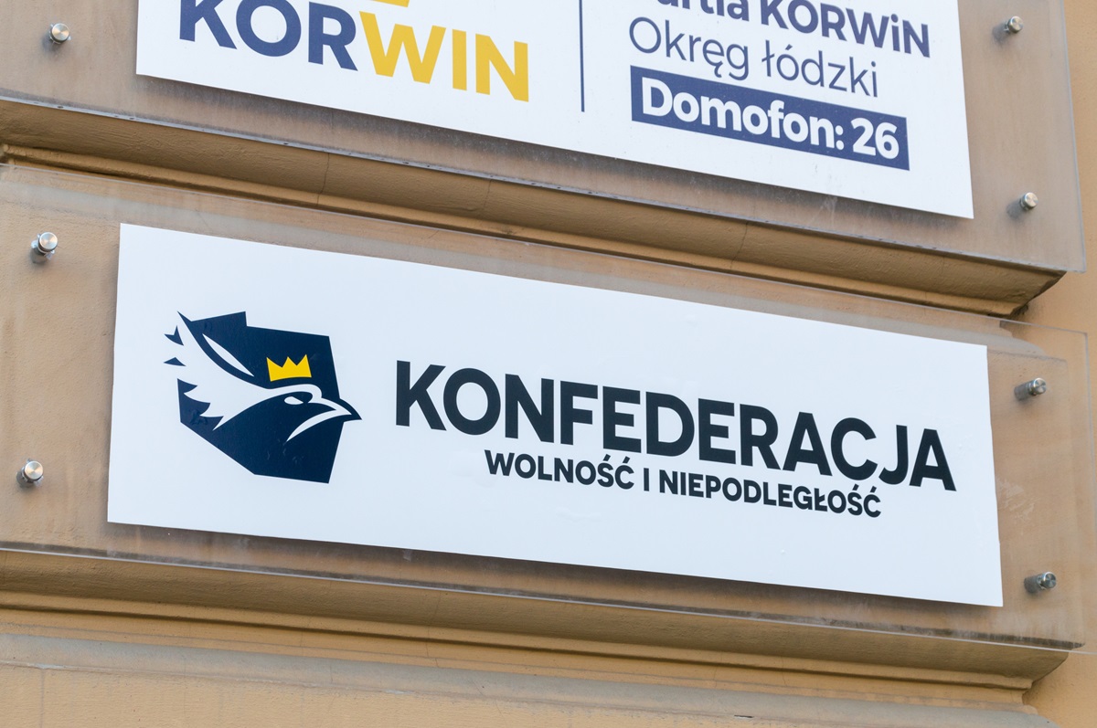 Podszyli się pod posła Konfederacji. Stracił 300 tys. zł