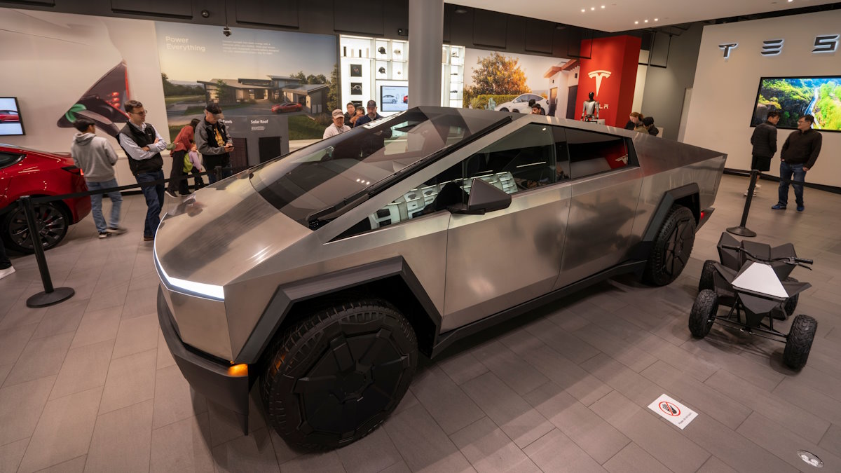 Samochody Tesla Cybertruck już rdzewieją. Wystarczą opady deszczu