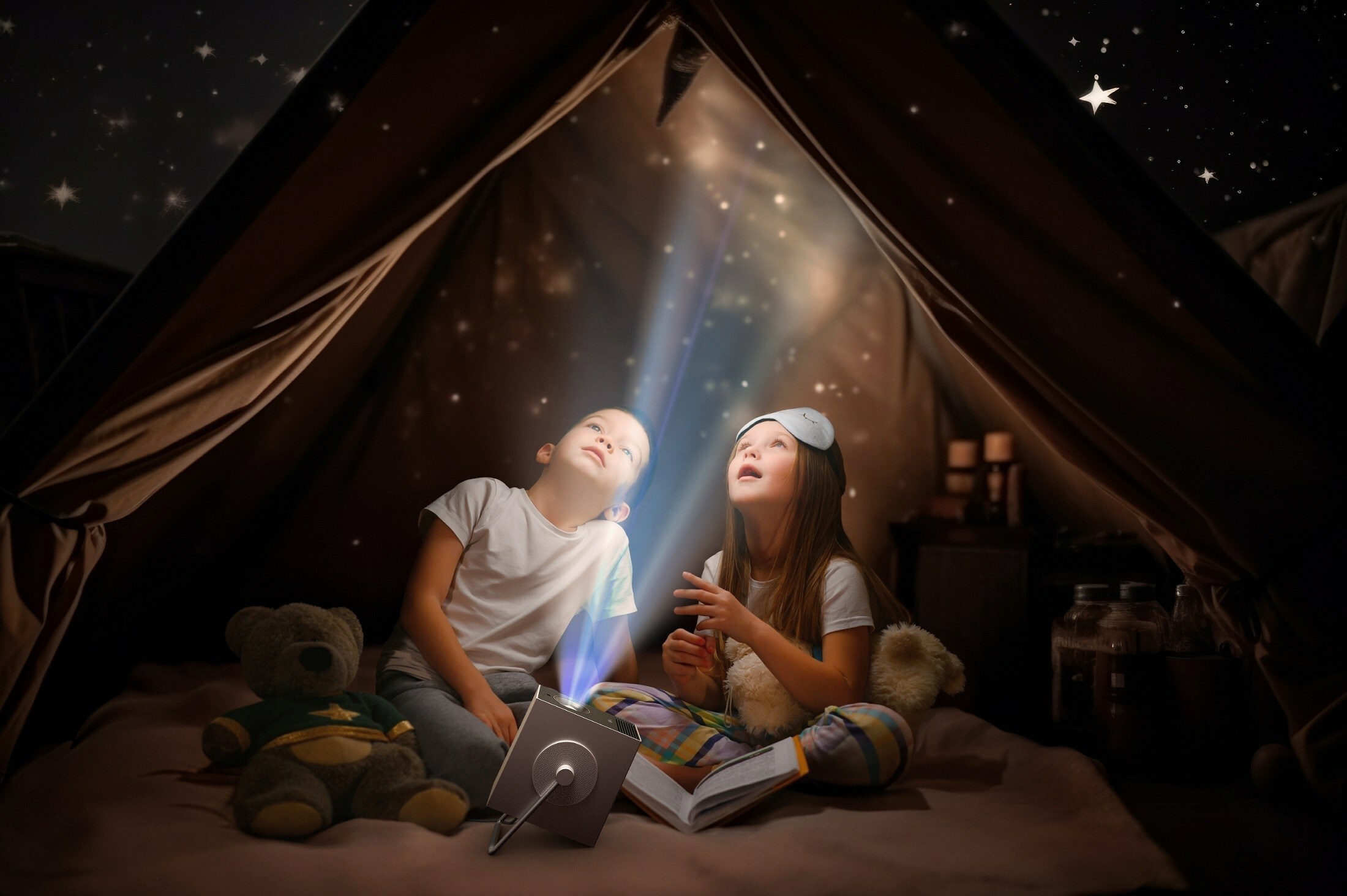 LG CineBeam Q 4K - przenośny projektor dla snobów