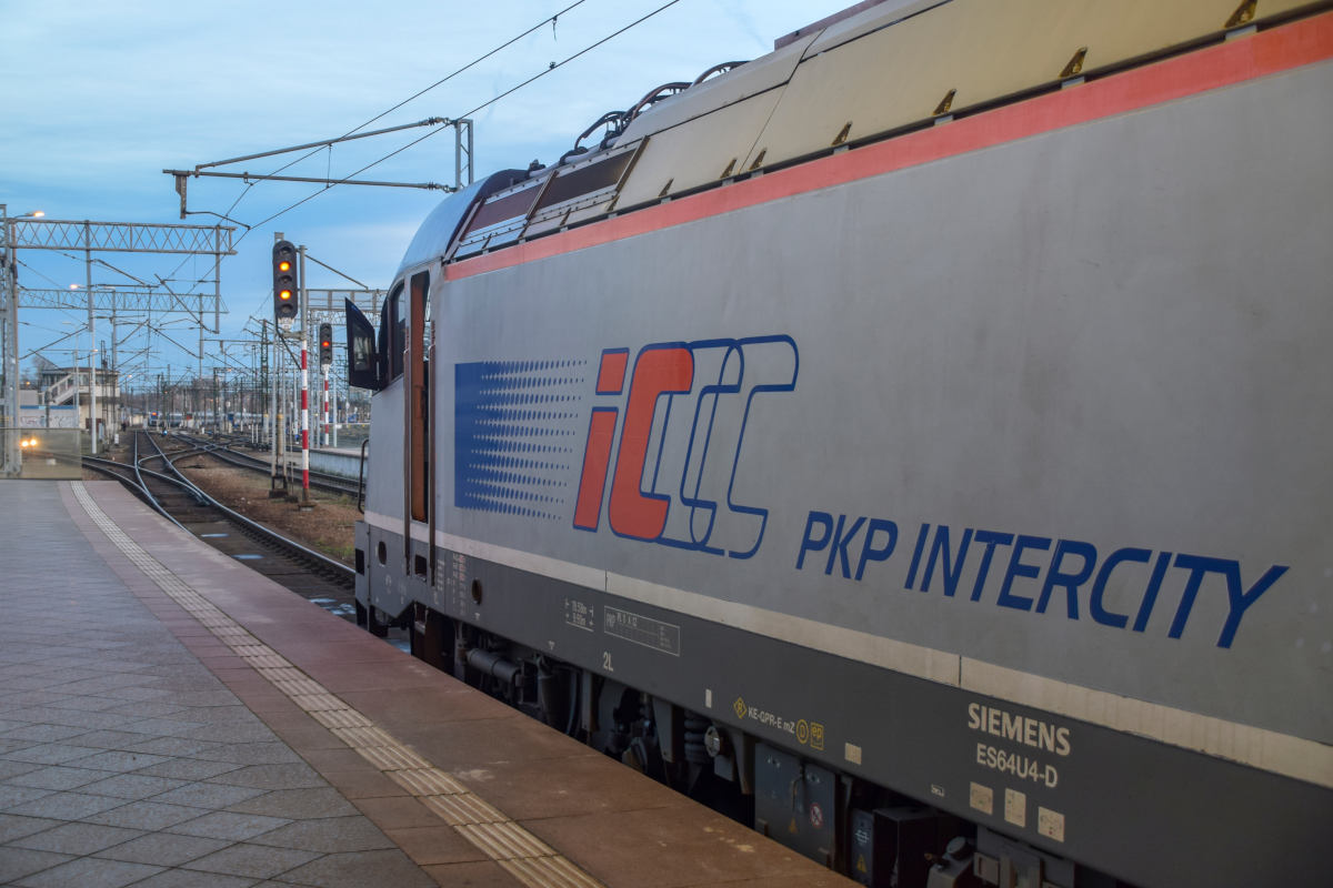 PKP Intercity wprowadza WiFiX. Internet w pociągach będzie lepszy