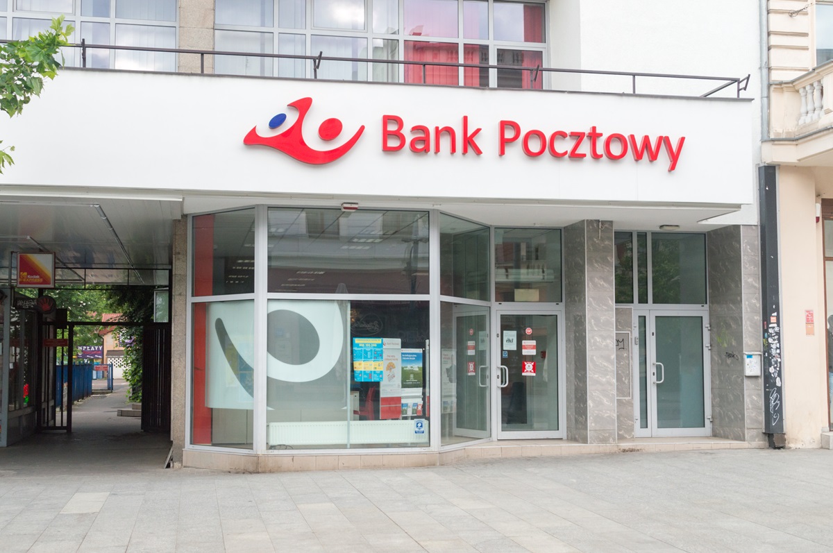 Bank Pocztowy zdradza liczby. Polacy uwielbiają tę funkcję