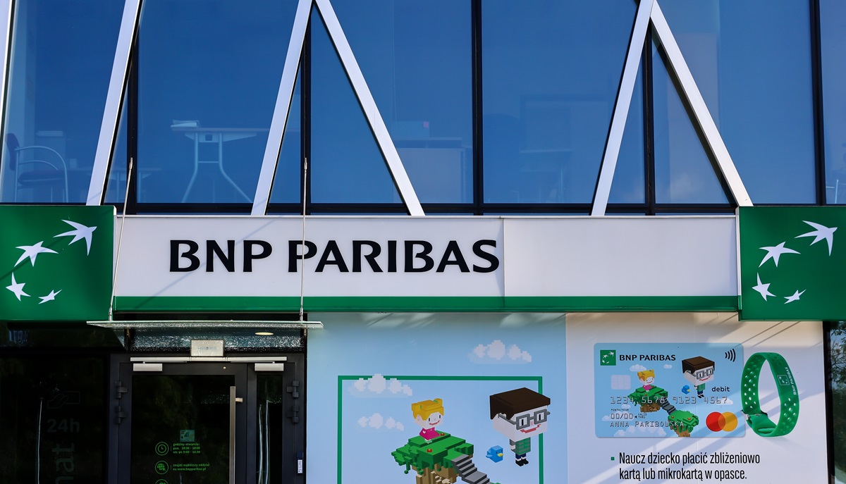 Klienci BNP Paribas znów nabijani w butelkę. Chwila nieuwagi i tracisz pieniądze