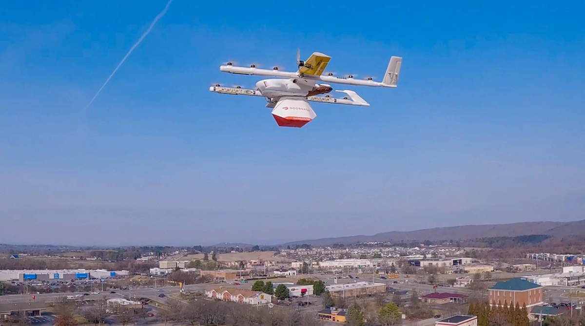 Popularna sieć fast foodów dostarczy jedzenie dronem