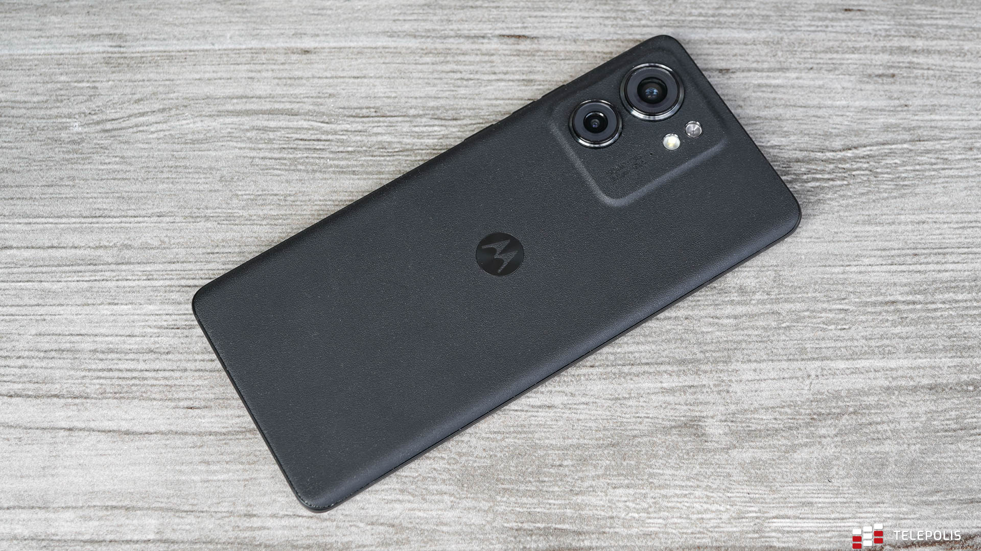 Motorola Edge 50 Fusion na oficjalnych grafikach. Premiera za kilka dni