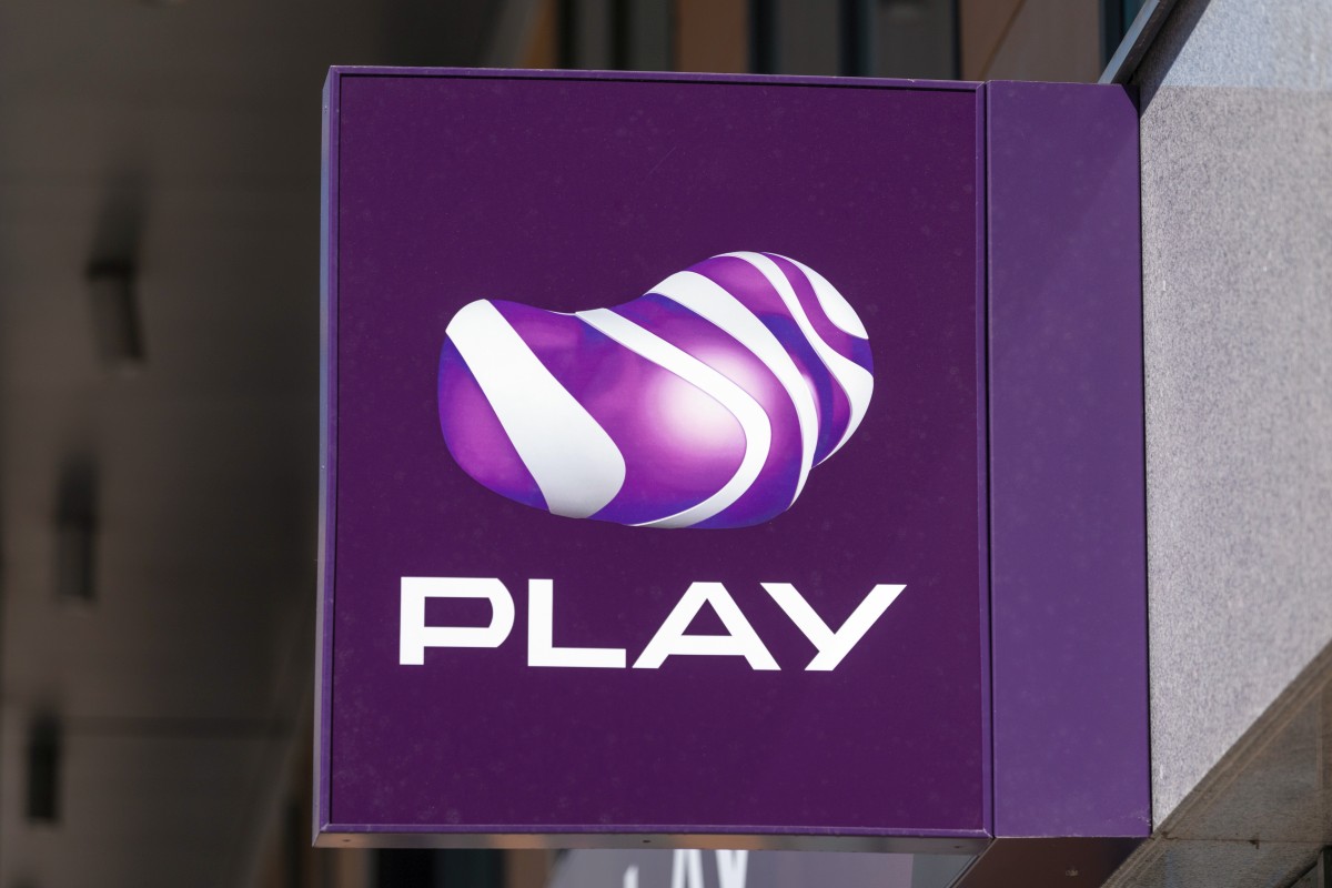 Play otwiera okno. Ten kanał TV jest dostępny bez dopłaty