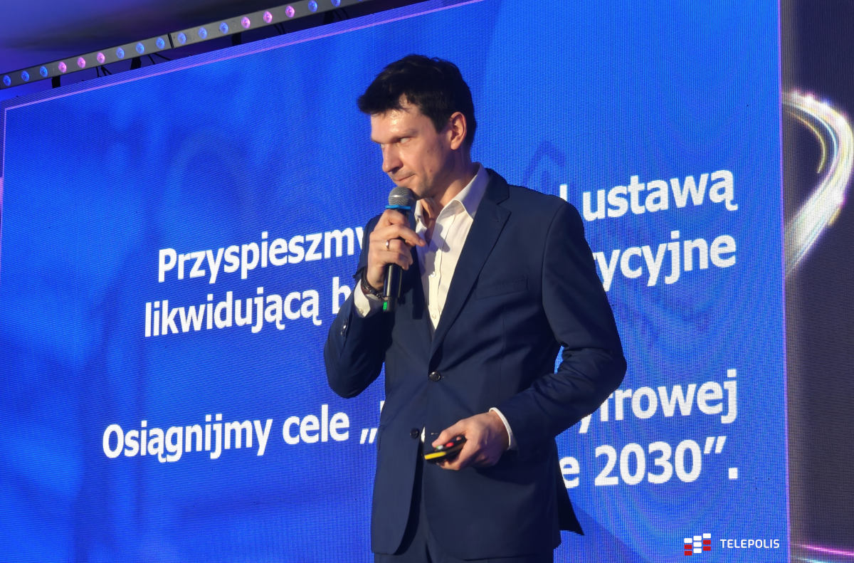 Operatorzy hurtowi budują światłowód, ale Polacy nie podłączają się