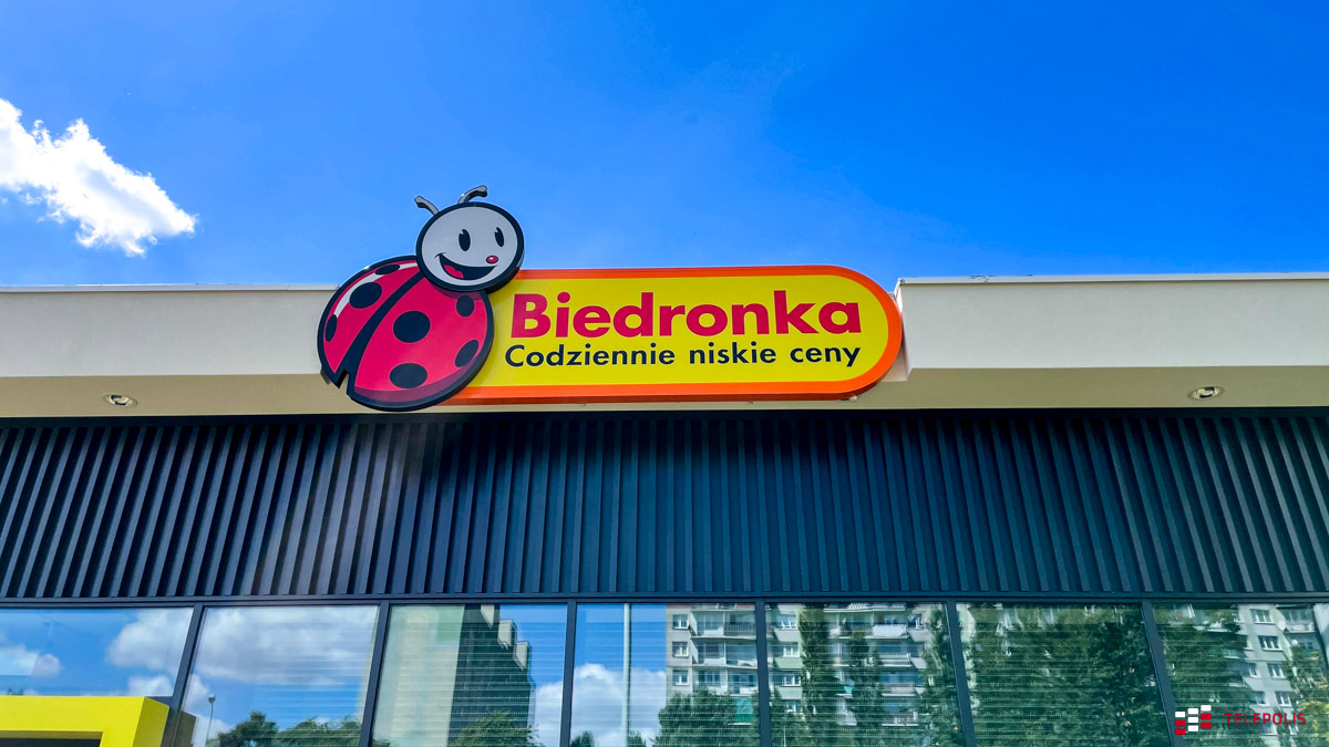 Duża zmiana w Biedronce. Zauważysz ją pod sklepem