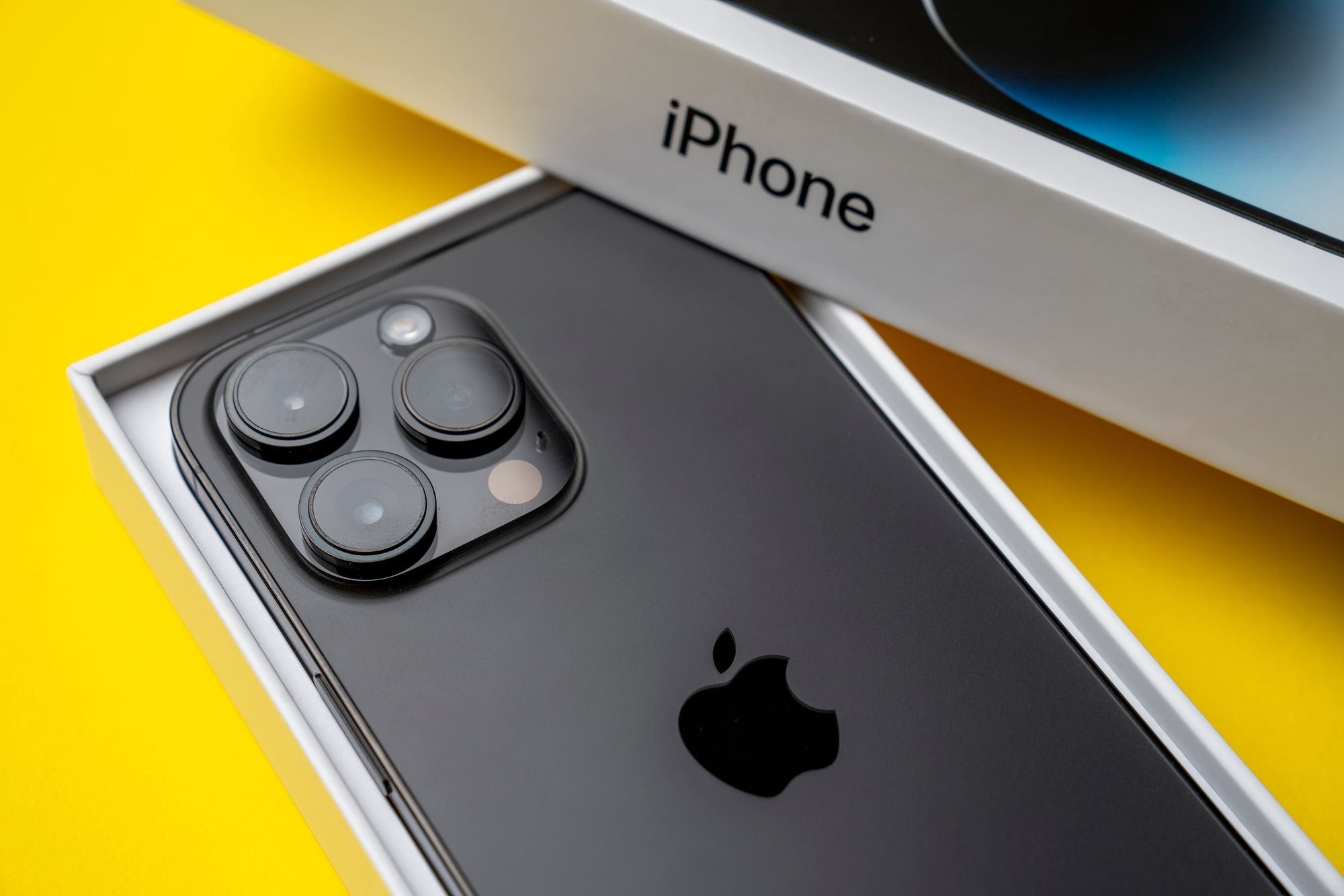 Nowy iPhone będzie miał więcej kolorów niż tęcza