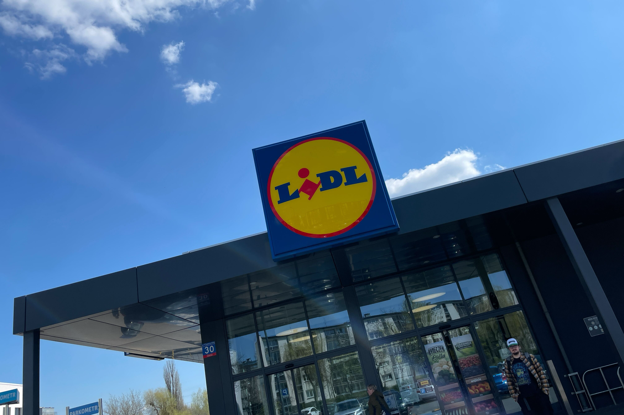 Coraz więcej maszyn w sklepach Lidl. Wyciągniesz z nich pieniądze