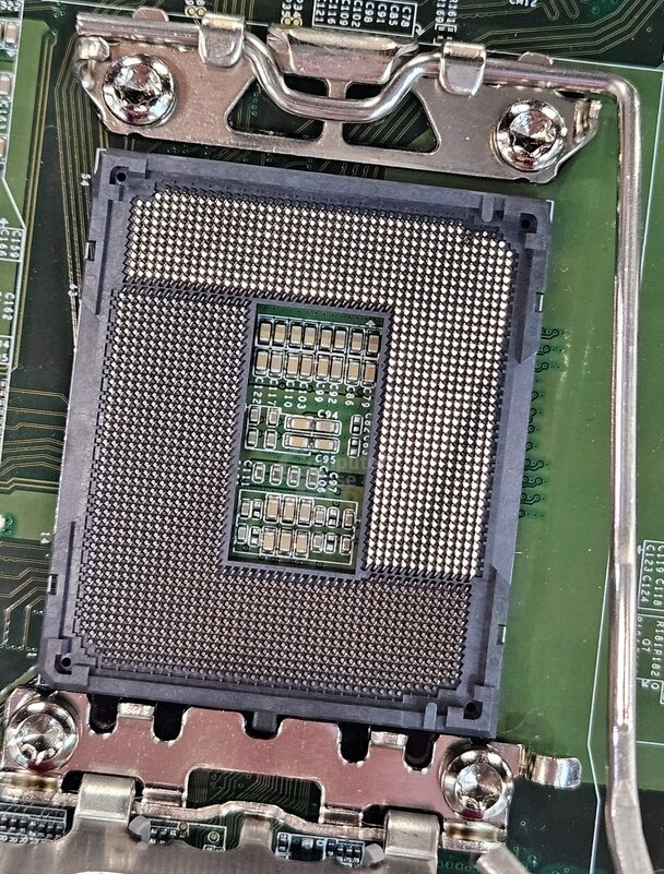 Tak wygląda Intel LGA 1851 z bliska. Premiera w tym roku