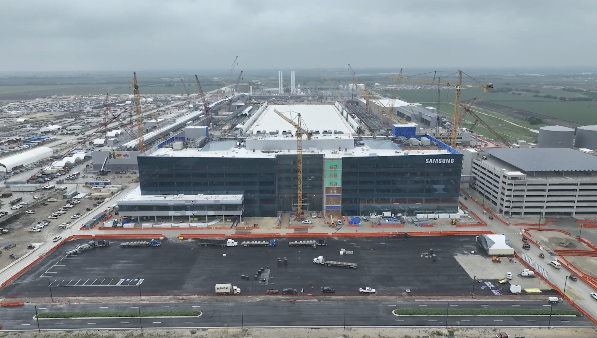 Samsung dostanie wagon dolarów na nową fabrykę