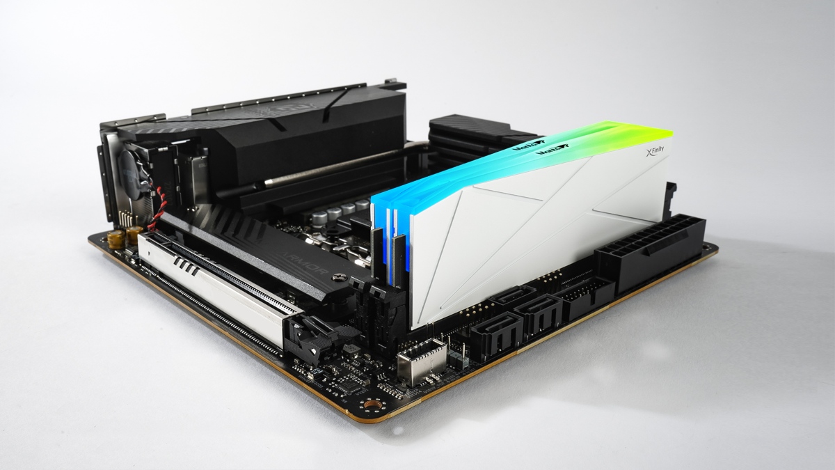 Zbliżamy się do 9 GHz. Pokazano rekordowe moduły RAM