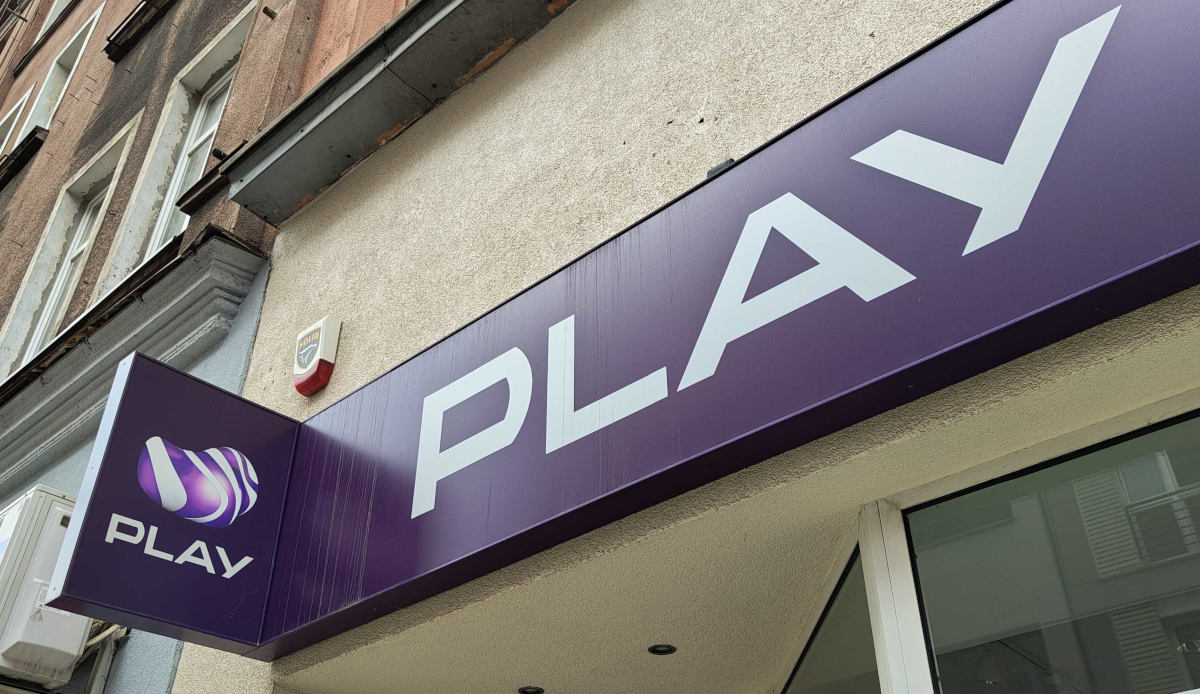 Play: internet 5G bez limitów i flagowce o 1000 zł taniej