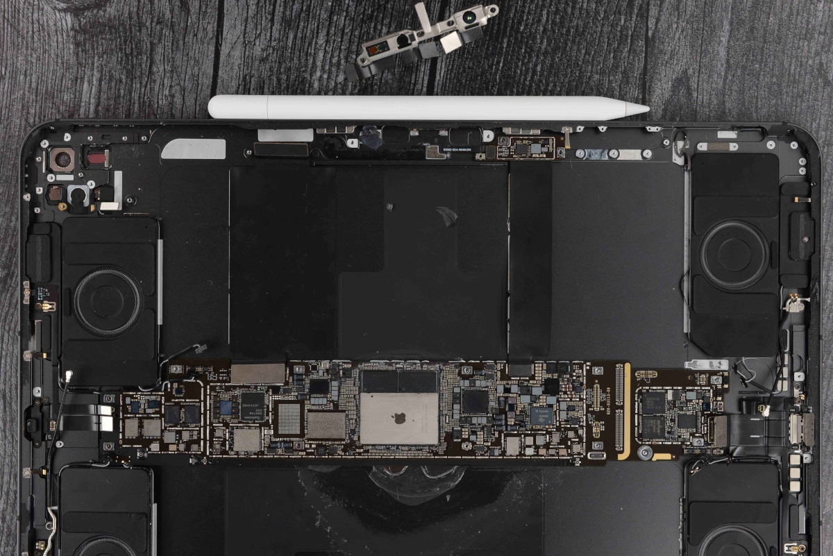 Apple znowu sztucznie ogranicza wydajność? Na to wygląda