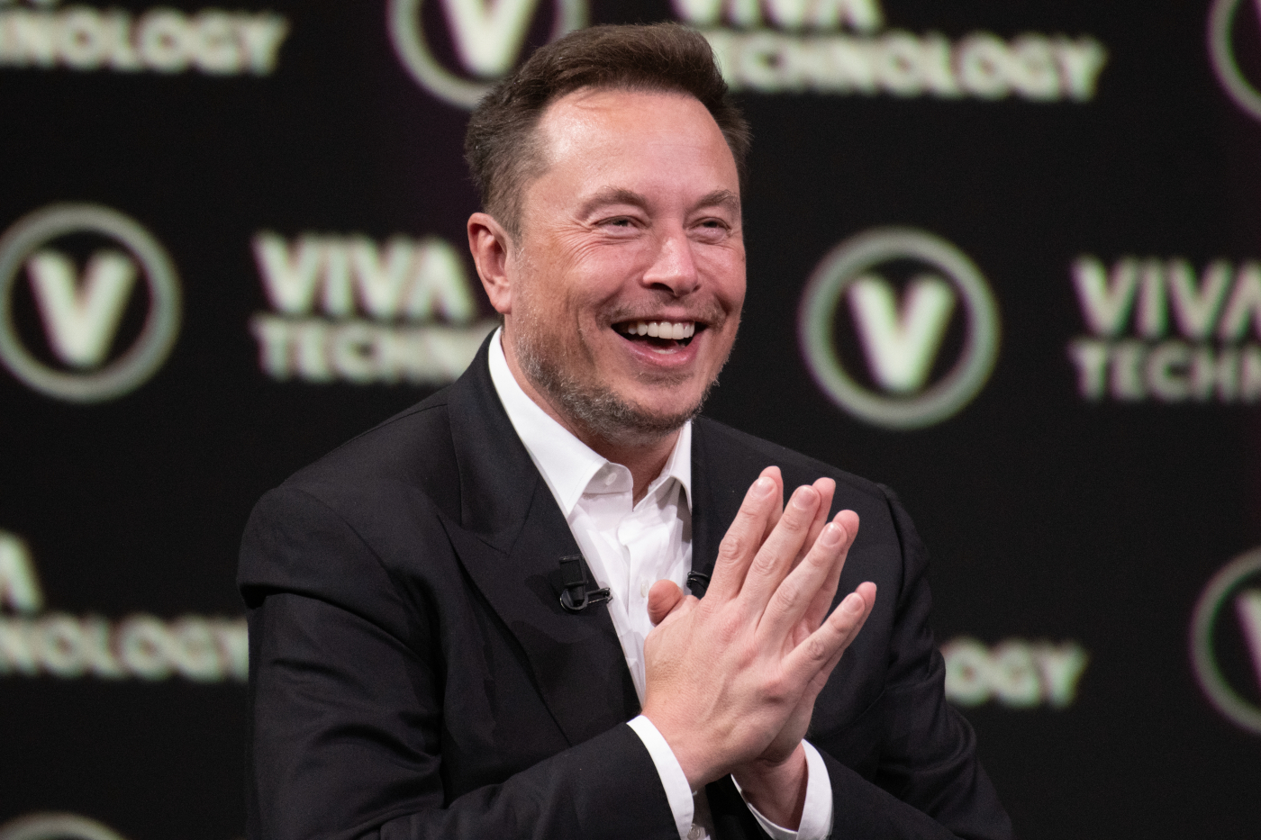 Elon Musk na Bali. Uruchamia usługę Internetu SpaceX