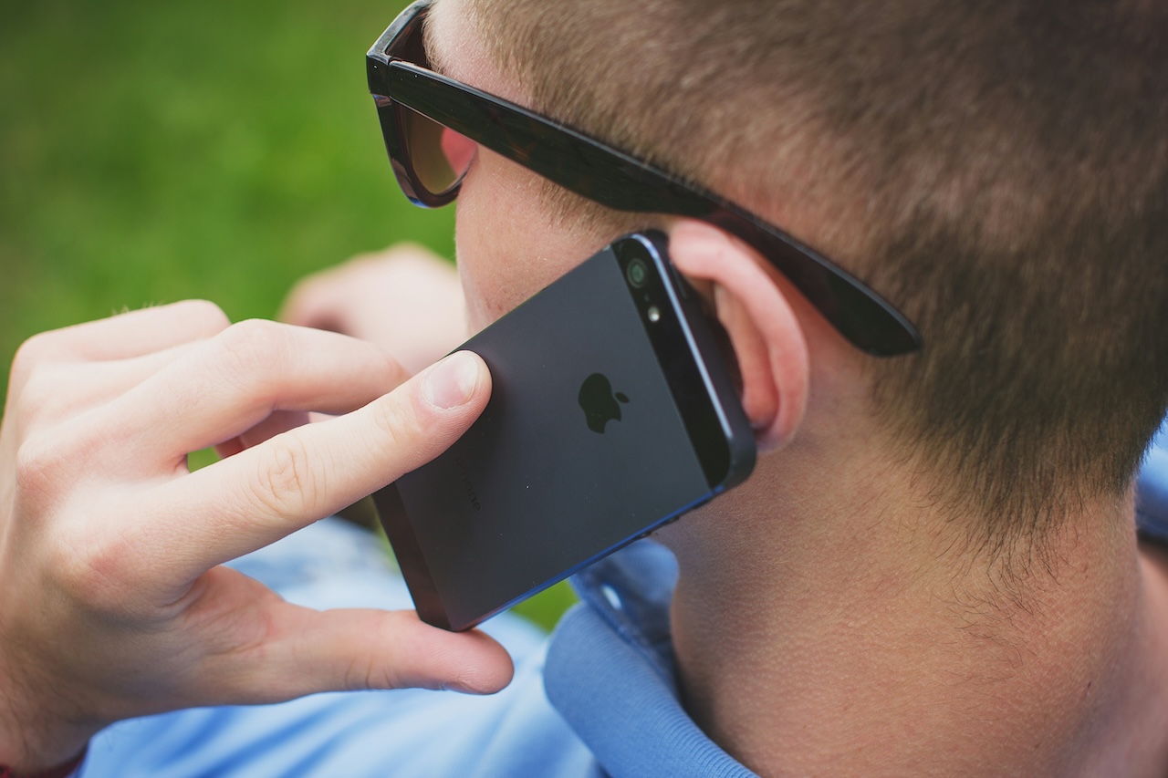 Szkodliwy nawyk telefoniczny. Potem szok, gdy przychodzi rachunek