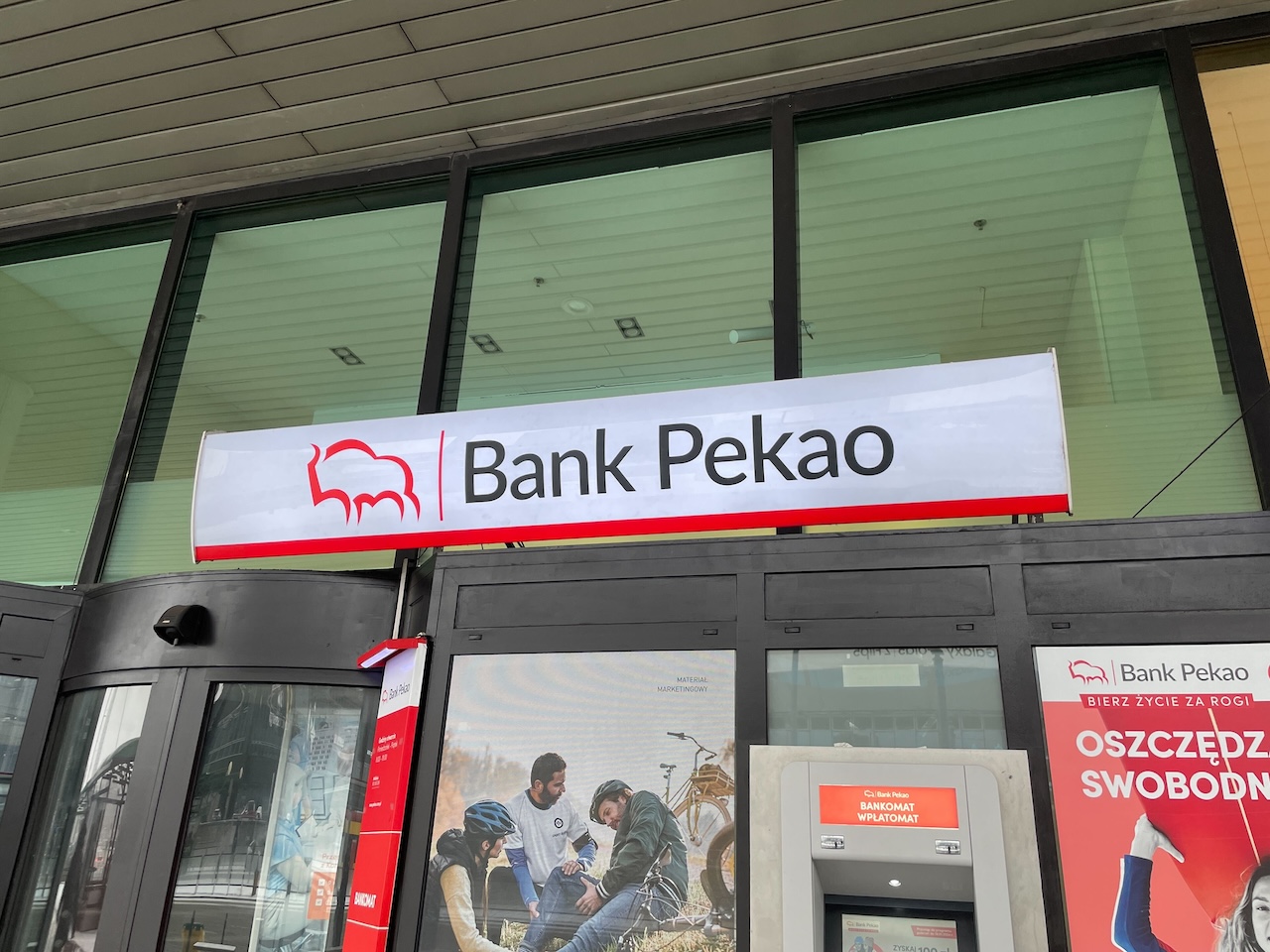 Polacy w potrzasku, chodzi o klientów Pekao