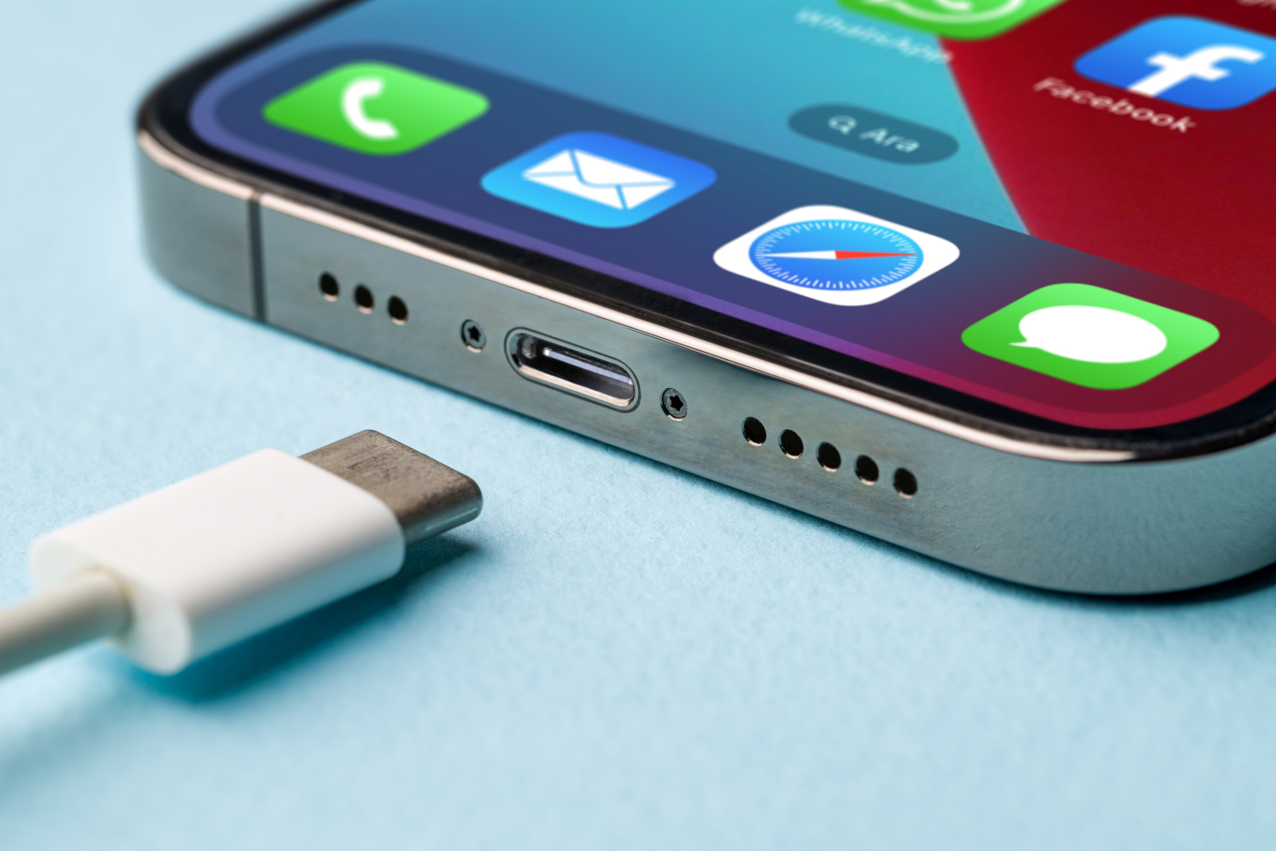 Telefon nie chce się ładować? Na początek sprawdź to