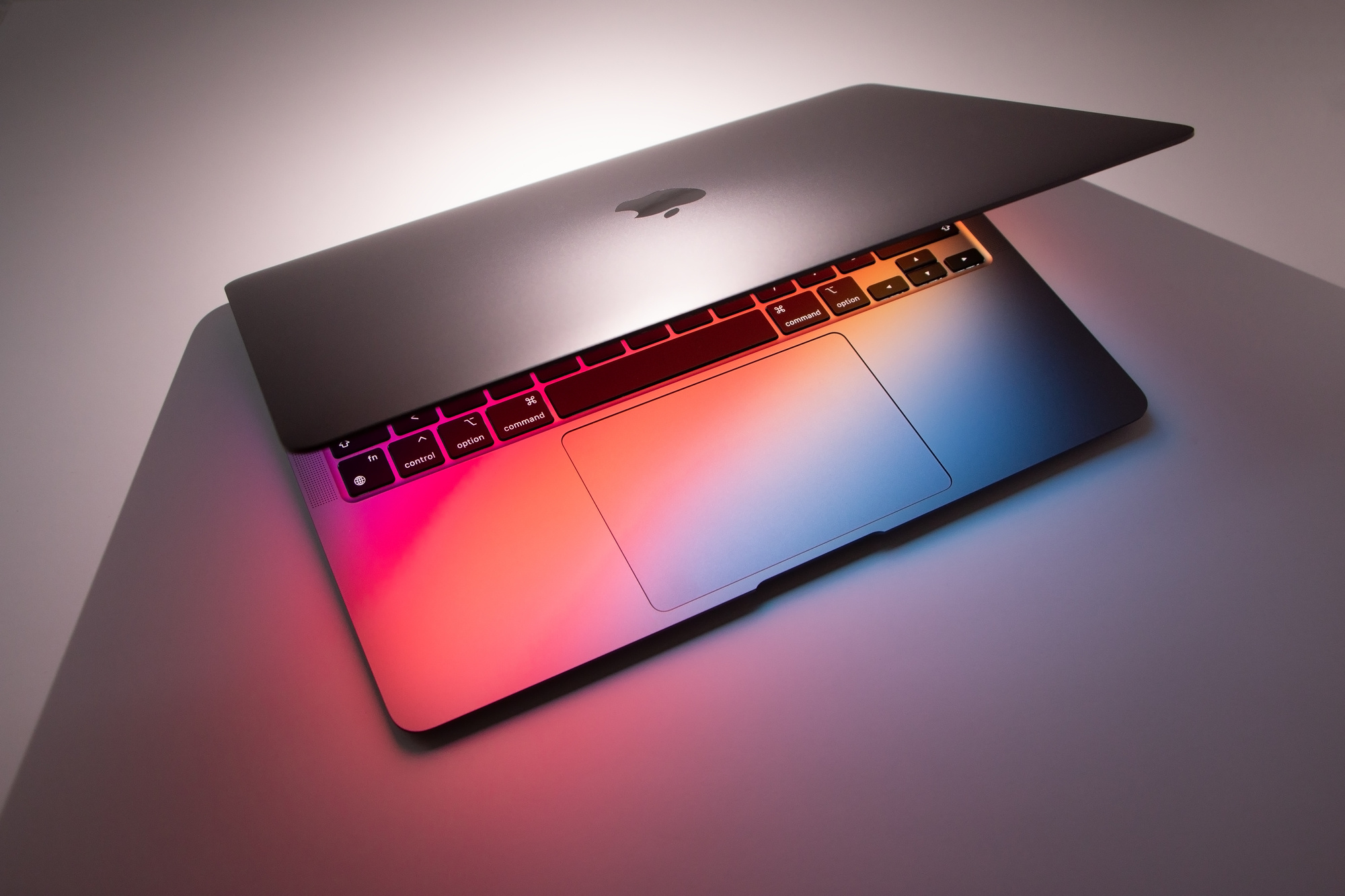 MacBook i iPhone w końcu się połączą. Czekam na macOS 15