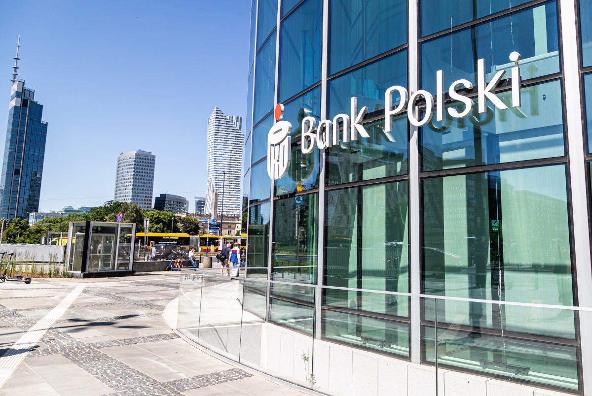 PKO BP: nawet 2200 zł za założenie konta