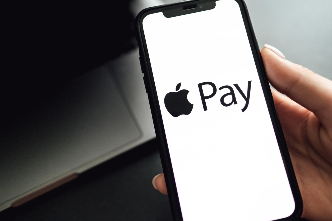 Nowa funkcja Apple Pay - przelew pięniędzy szybki jak BLIK