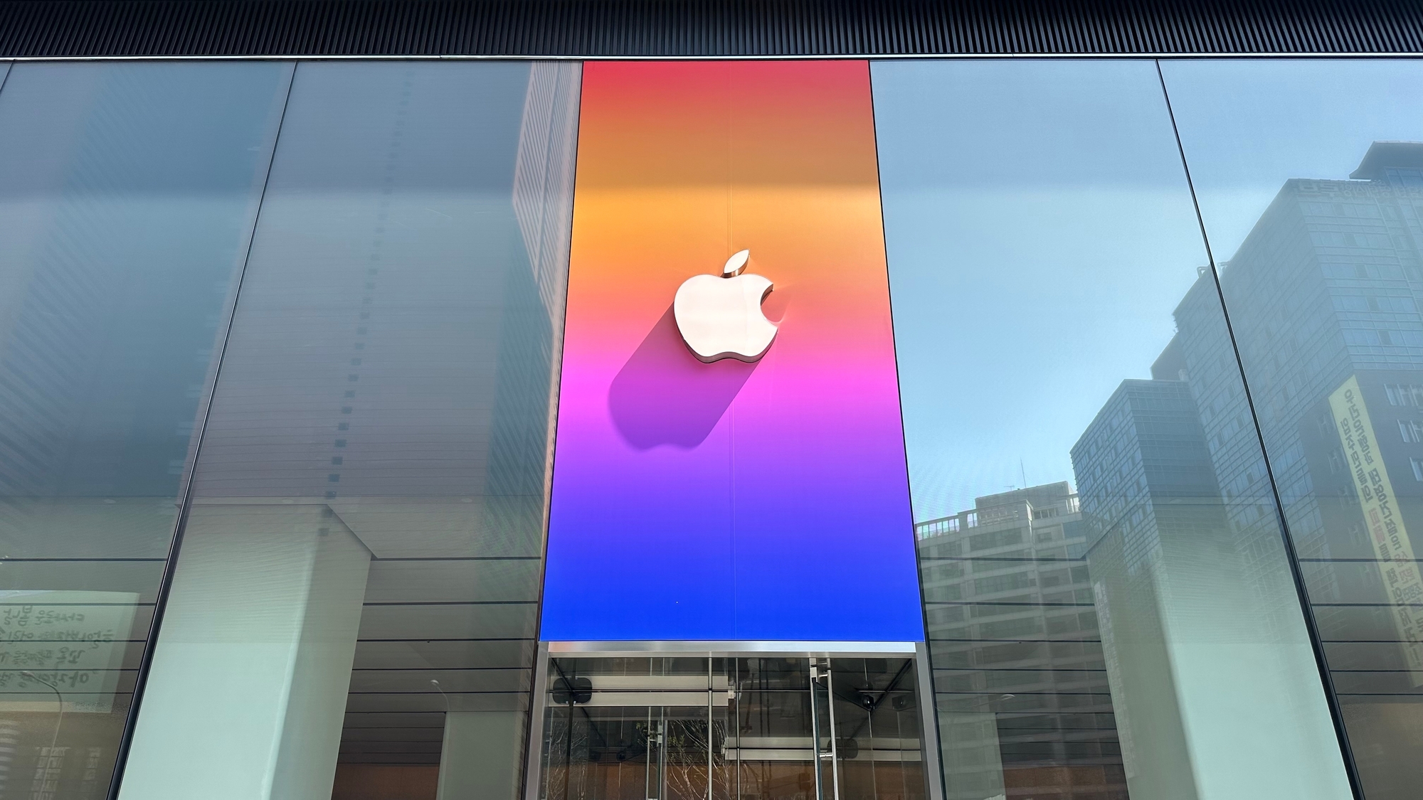 Google i Apple przyłapani na gorącym uczynku. Zapłacą kary