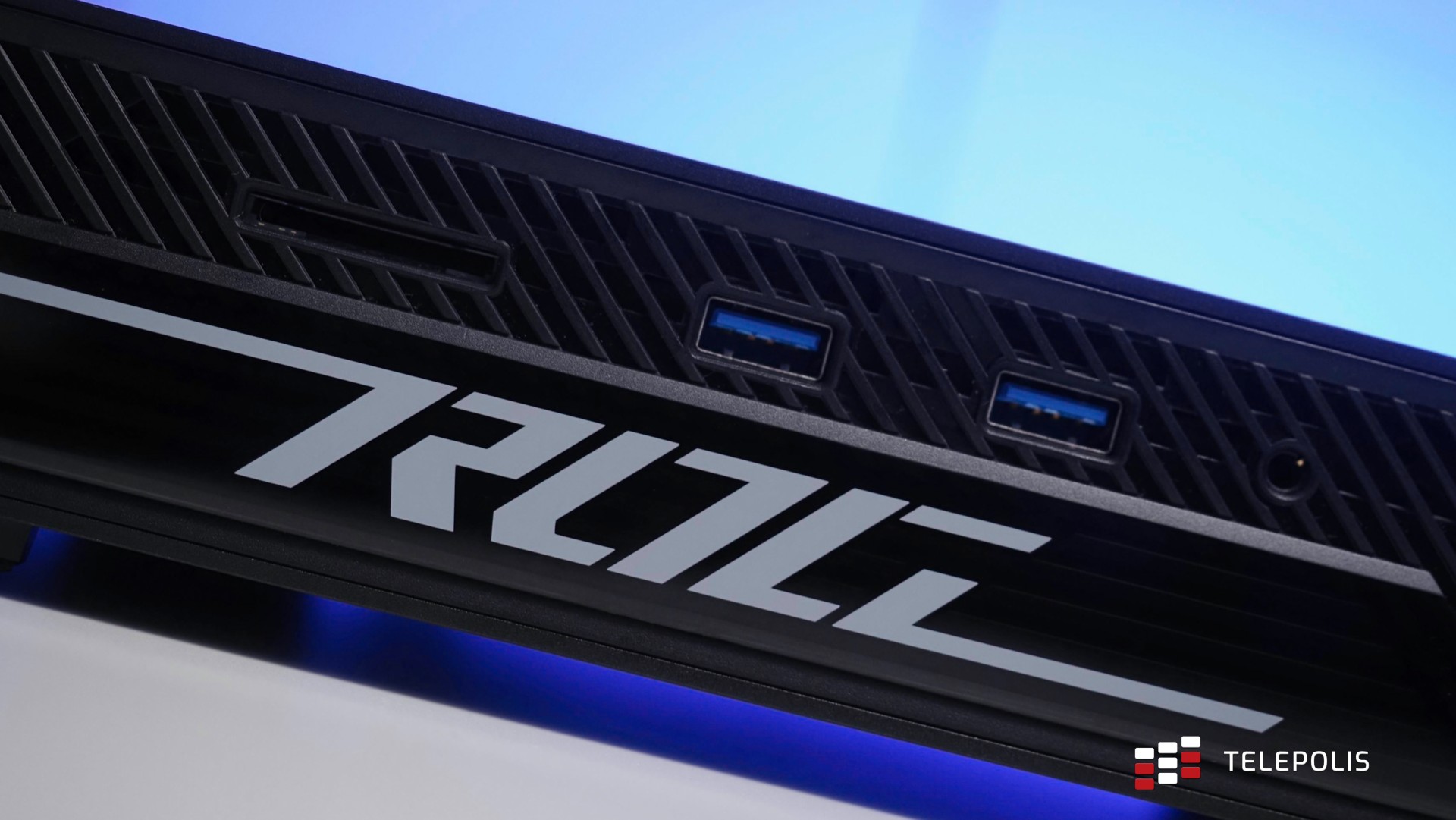 ASUS stworzył pogromcę konsol. Takiego komputera jeszcze nie widziałeś