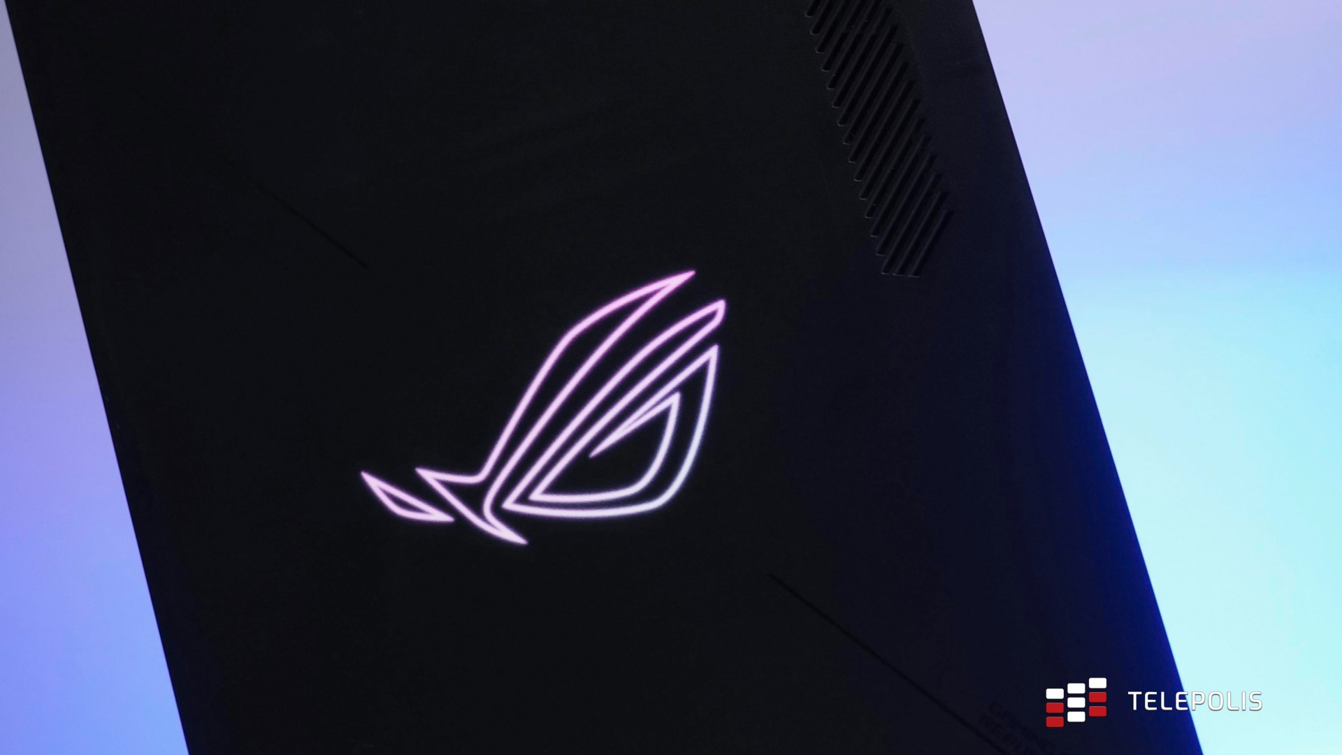 ASUS stworzył pogromcę konsol. Takiego komputera jeszcze nie widziałeś