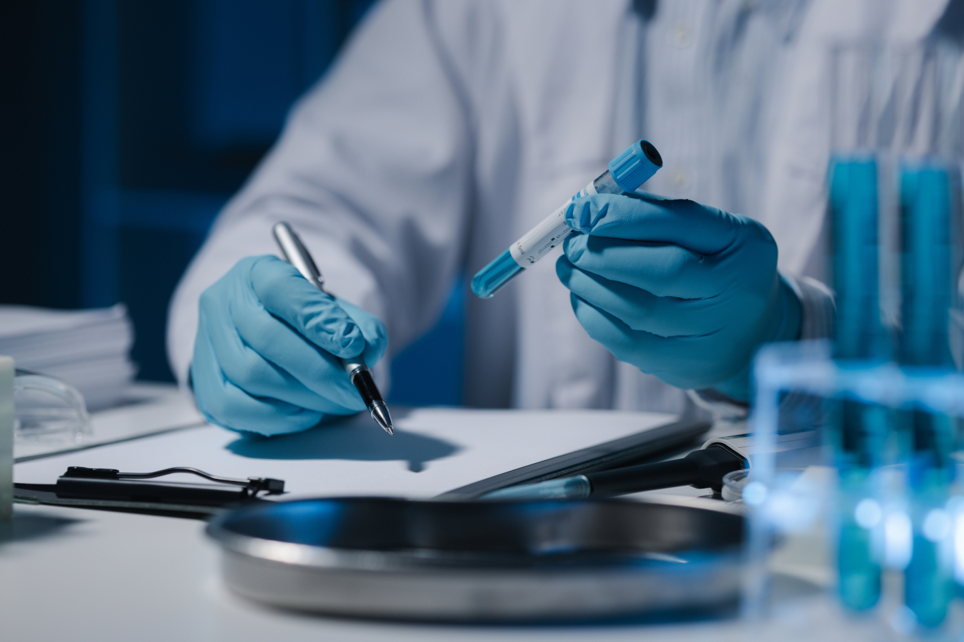 DNA włosów może zdradzić wstydliwe tajemnice. Nawet po 200 latach