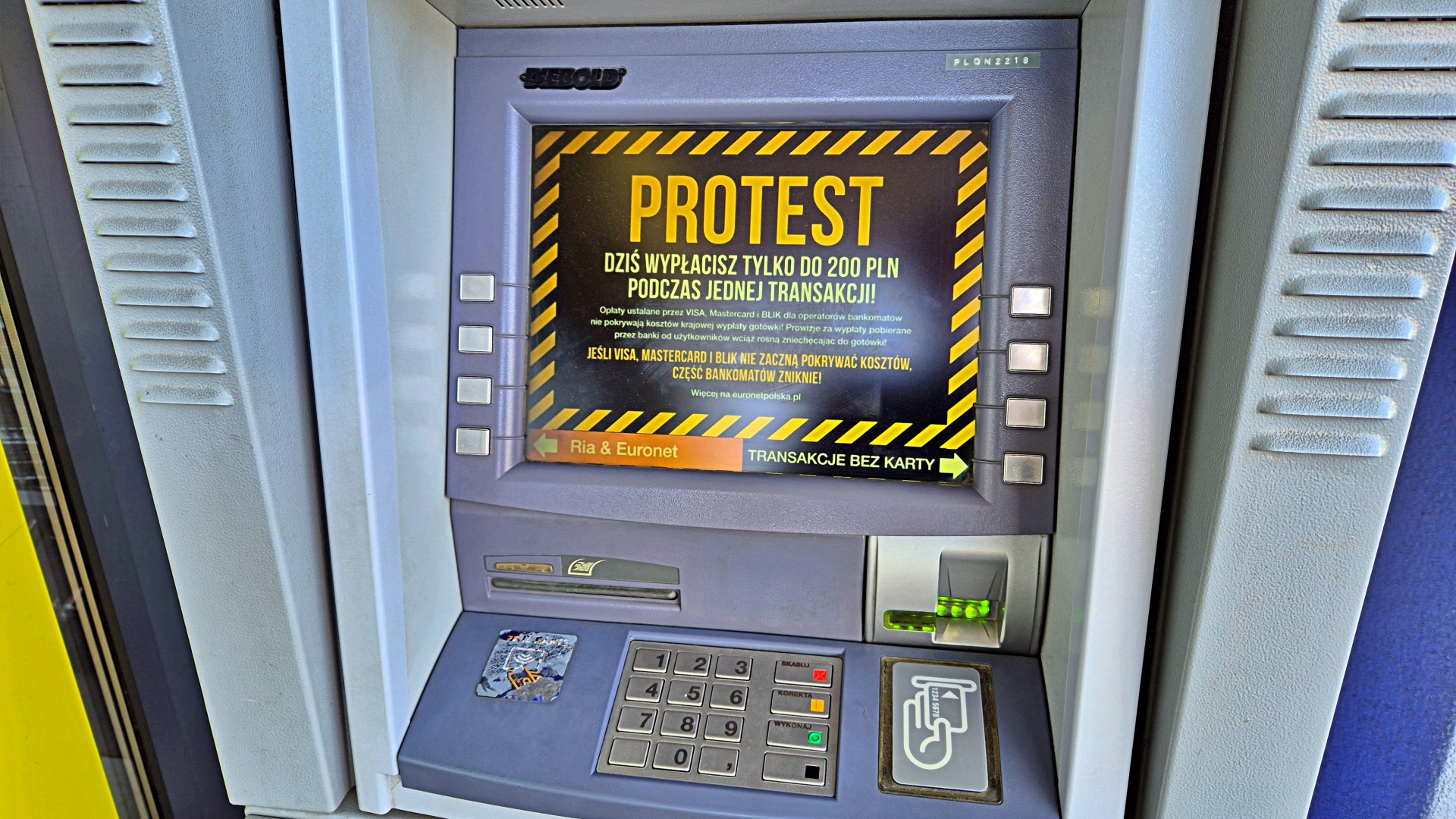 Bankomat wypłaci ci tylko 200 zł. To nie awaria, lecz strajk