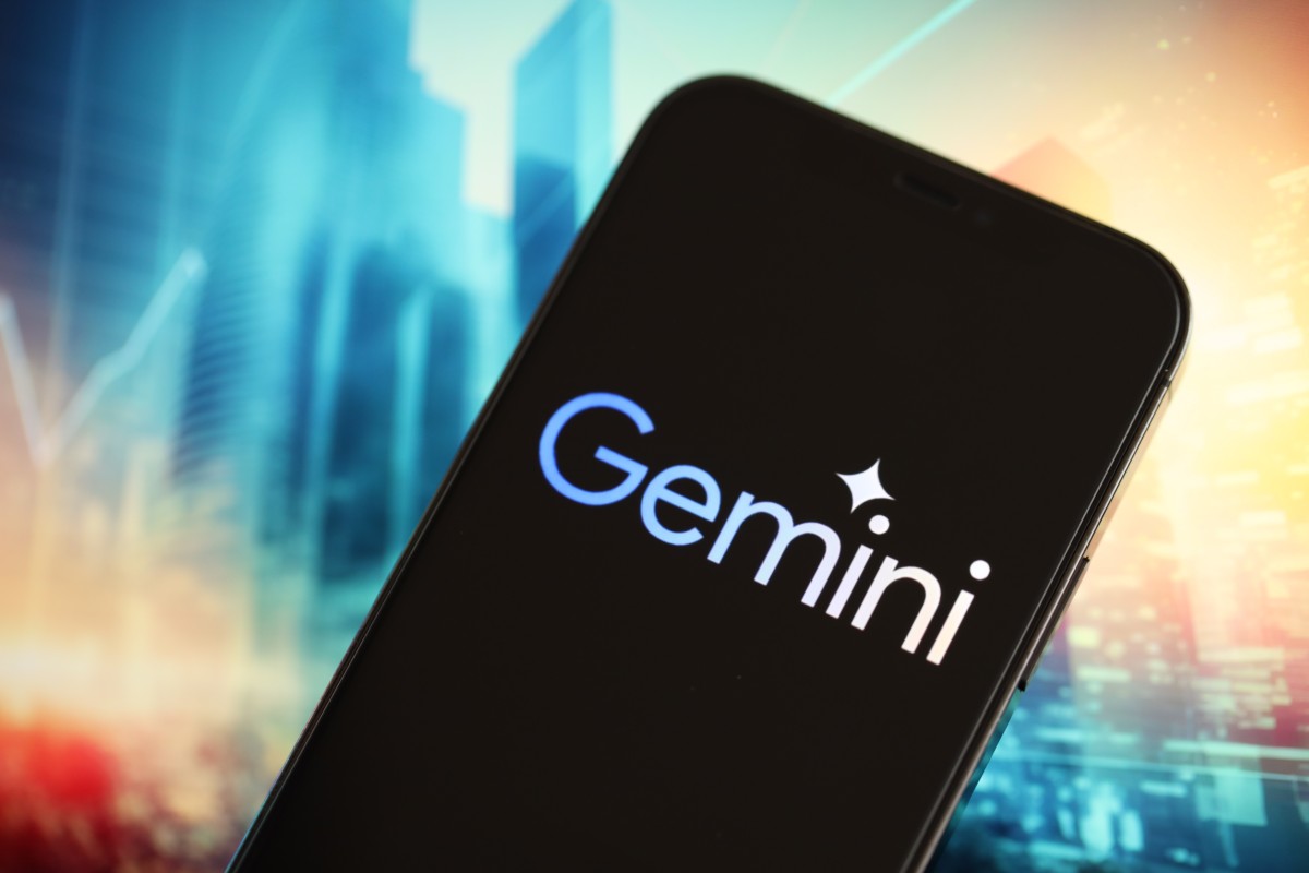 Google Gemini już w polskim Sklepie Play. Dostał też nasz język