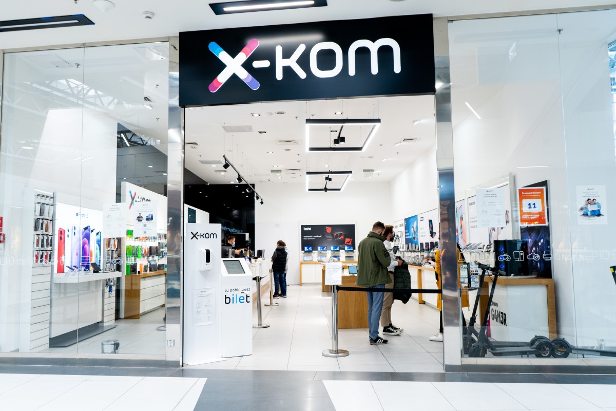 x-kom szaleje. Świetne smartfony w doskonałych cenach