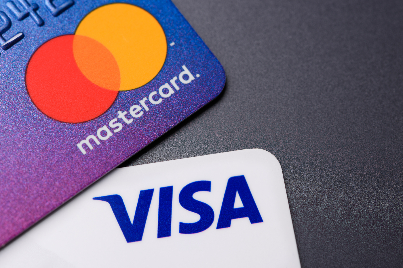 Mastercard i Visa mają problemy. W tle grube miliardy