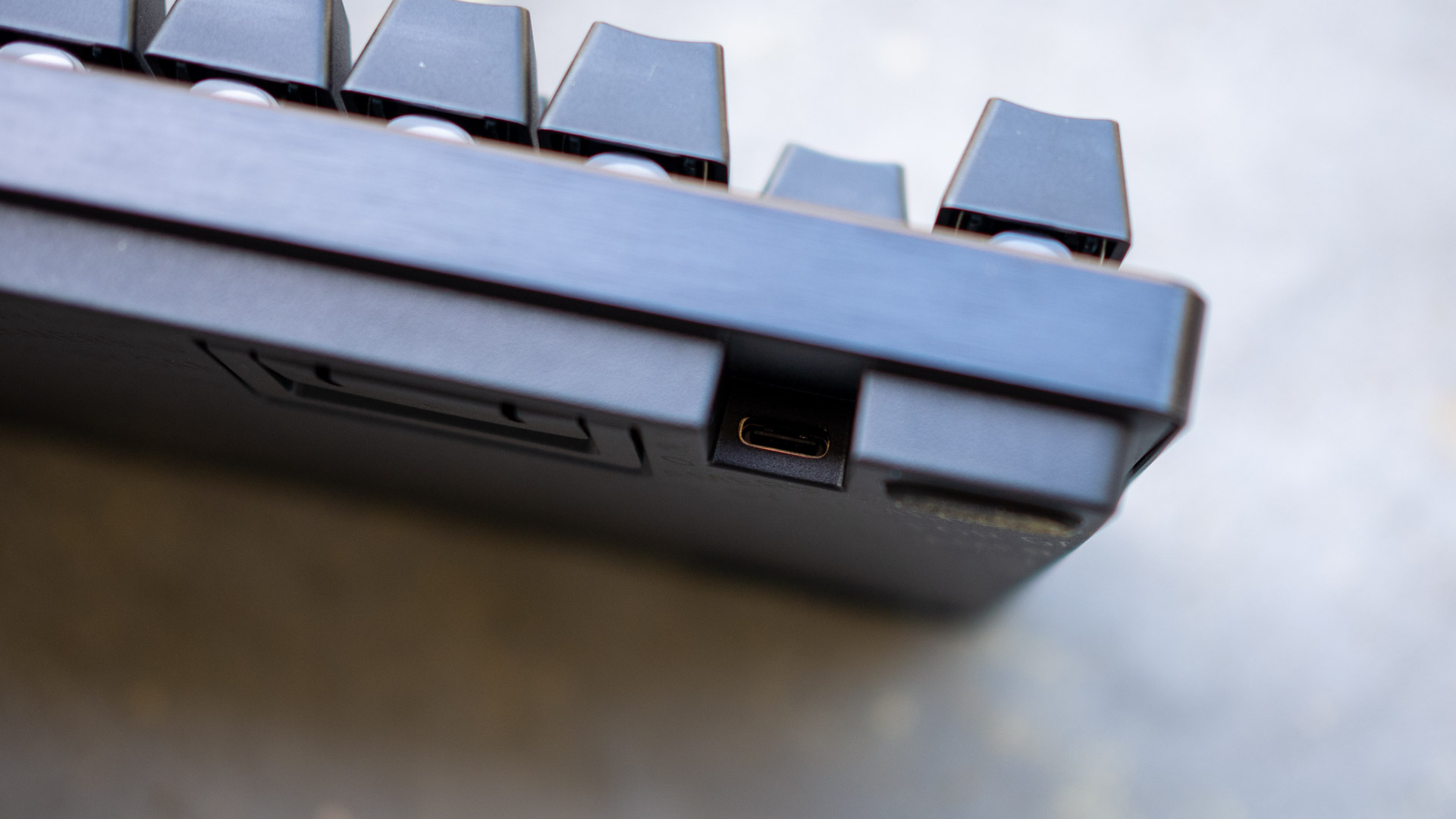 Ferrari wśród klawiatur, ale bez sensu. Razer Huntsman V3 Pro (opinia)