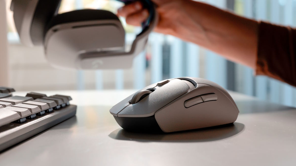 Logitech G309. Tania i bezprzewodowa myszka dla graczy