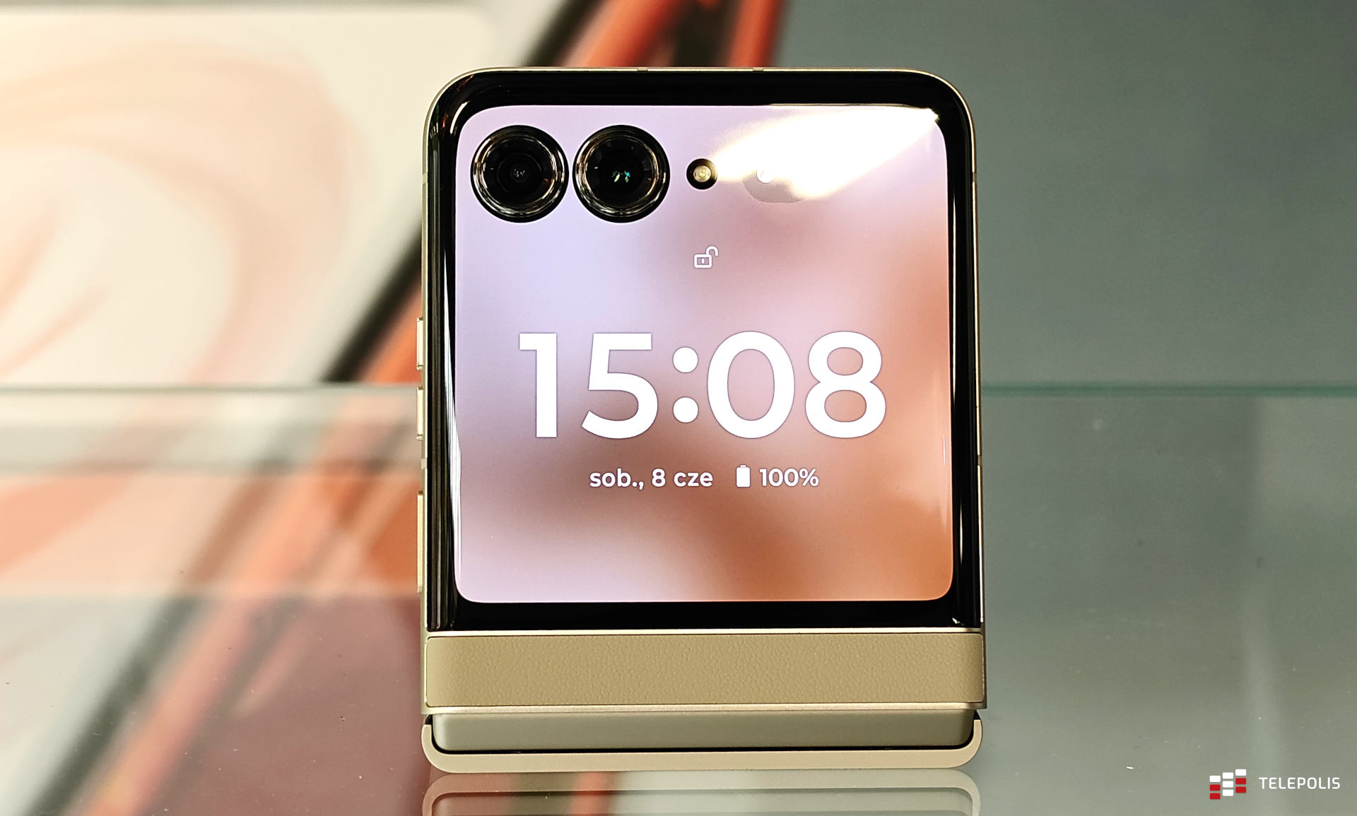 Motorola Razr 50. Niedrogi klapkowiec z okazją na start sprzedaży